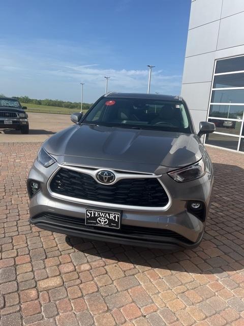 new 2025 Toyota Highlander car, priced at $46,731