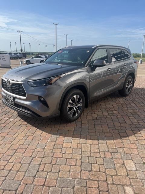 new 2025 Toyota Highlander car, priced at $46,731