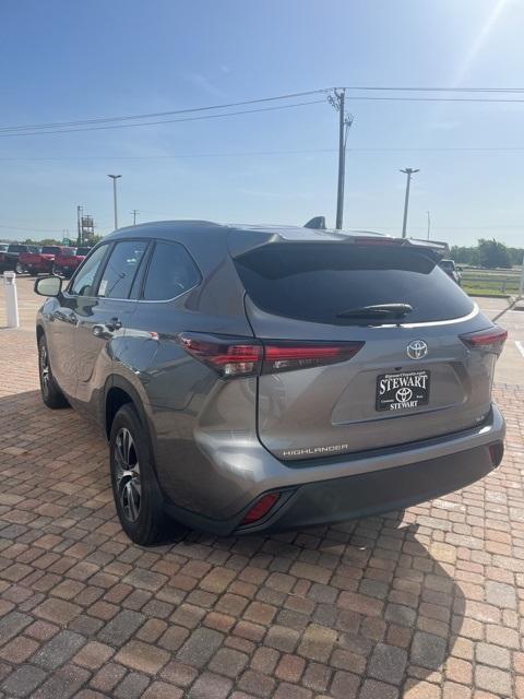 new 2025 Toyota Highlander car, priced at $46,731