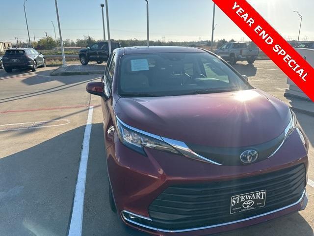 used 2021 Toyota Sienna car, priced at $38,600