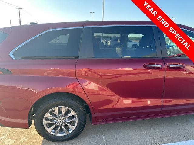 used 2021 Toyota Sienna car, priced at $38,600