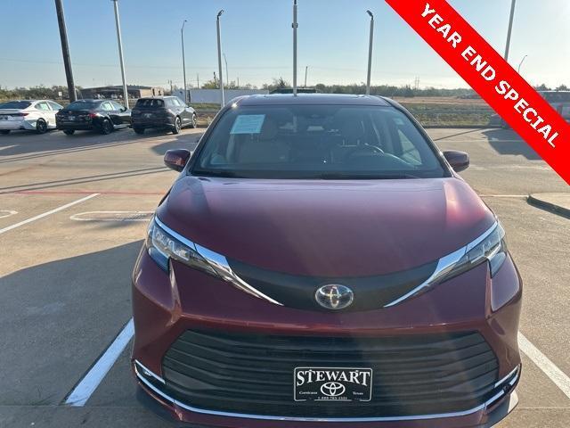 used 2021 Toyota Sienna car, priced at $38,600