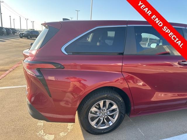 used 2021 Toyota Sienna car, priced at $38,600