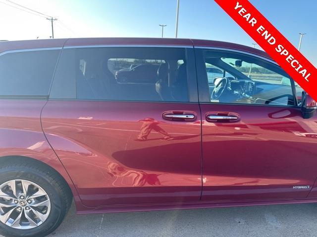 used 2021 Toyota Sienna car, priced at $38,600