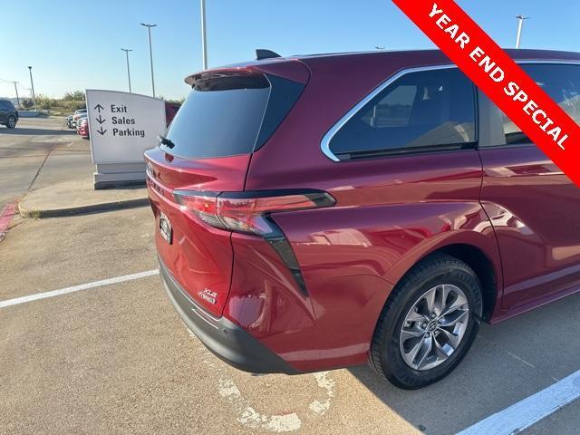 used 2021 Toyota Sienna car, priced at $38,600