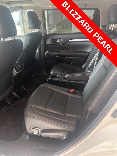 used 2019 Toyota Highlander car, priced at $26,490