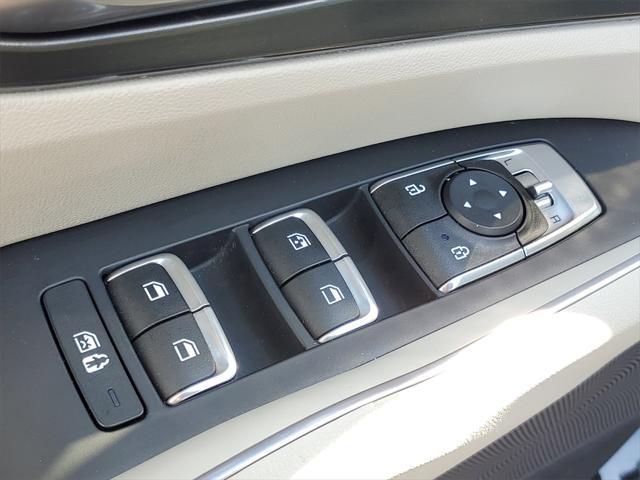 used 2023 Kia Sorento car, priced at $27,577