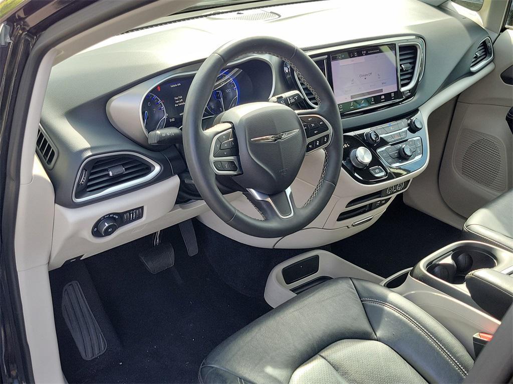 used 2022 Chrysler Pacifica car, priced at $20,547
