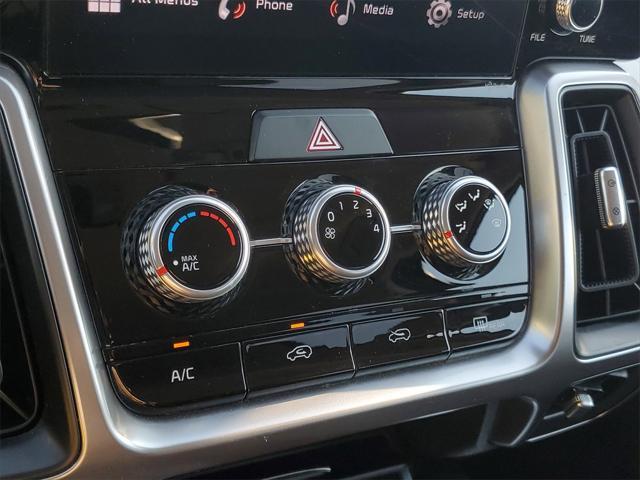 used 2023 Kia Sorento car, priced at $21,697