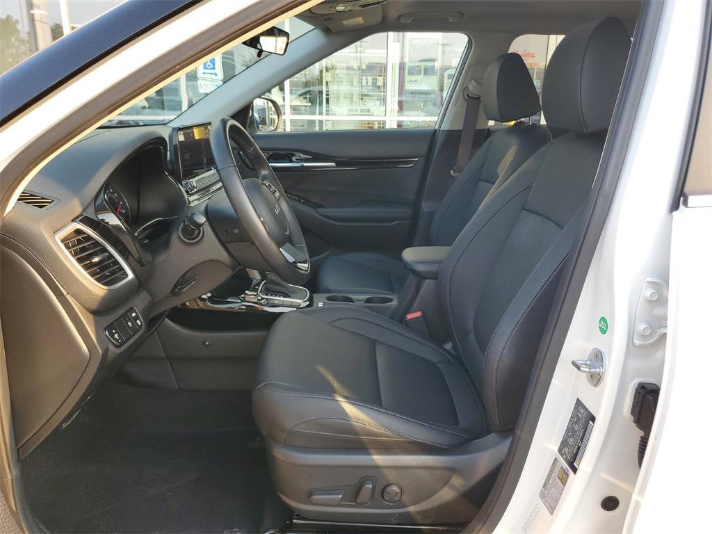 used 2023 Kia Seltos car, priced at $21,847