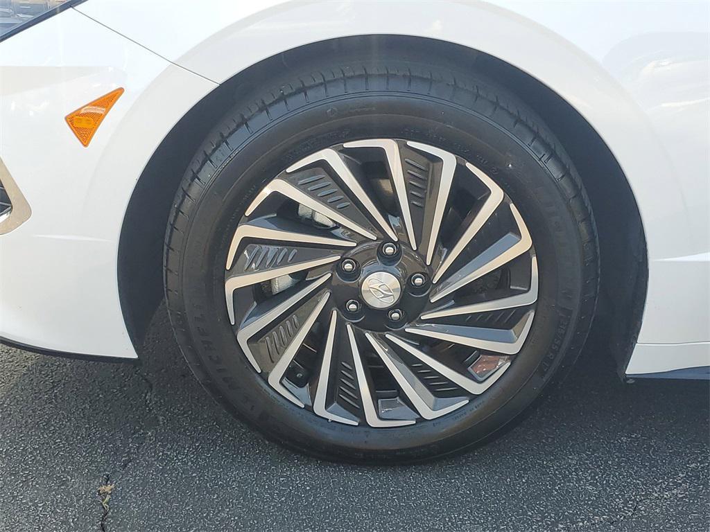 used 2023 Hyundai Sonata Hybrid car, priced at $21,597
