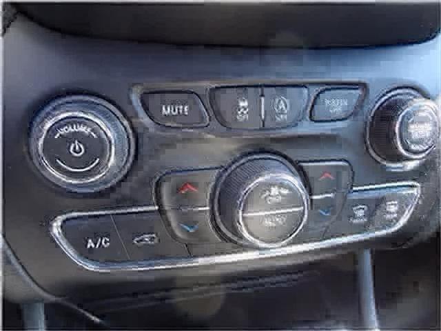 used 2019 Jeep Cherokee car, priced at $17,594