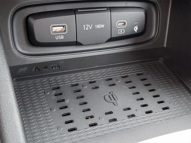 new 2025 Hyundai Venue car, priced at $25,457