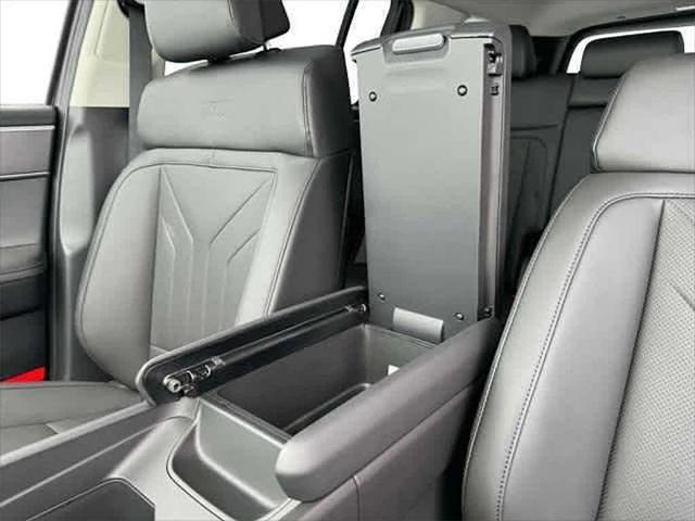 new 2025 Hyundai Santa Fe car, priced at $40,027