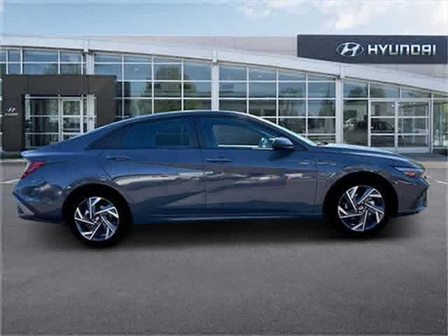 new 2025 Hyundai Elantra car, priced at $25,010