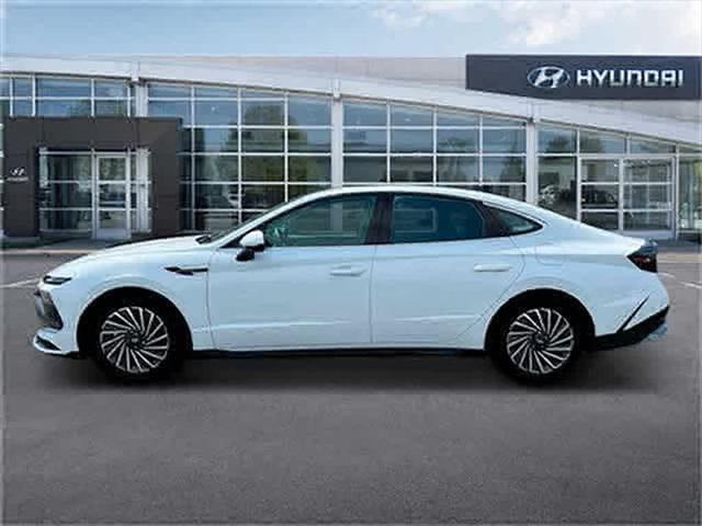 new 2025 Hyundai Sonata Hybrid car, priced at $38,131