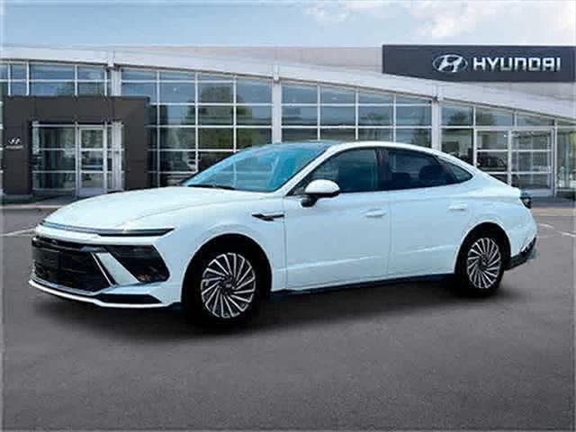 new 2025 Hyundai Sonata Hybrid car, priced at $38,131