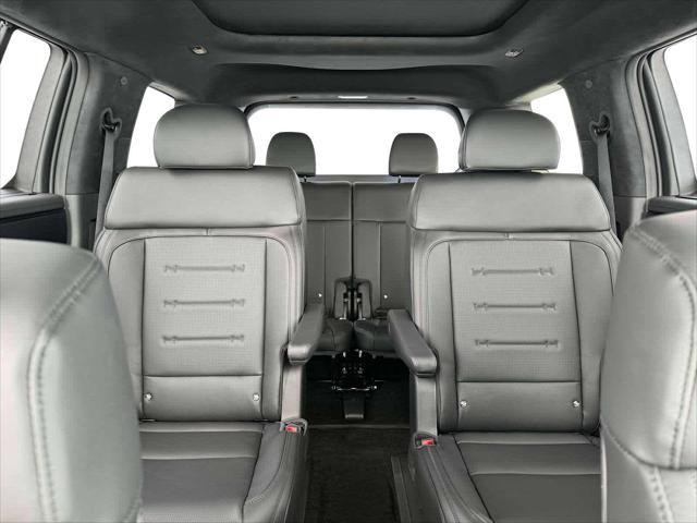 new 2025 Hyundai Santa Fe car, priced at $51,009