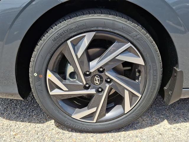 new 2025 Hyundai Elantra car, priced at $25,010