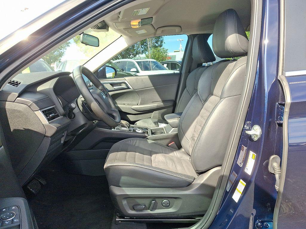 used 2023 Mitsubishi Outlander car, priced at $26,207