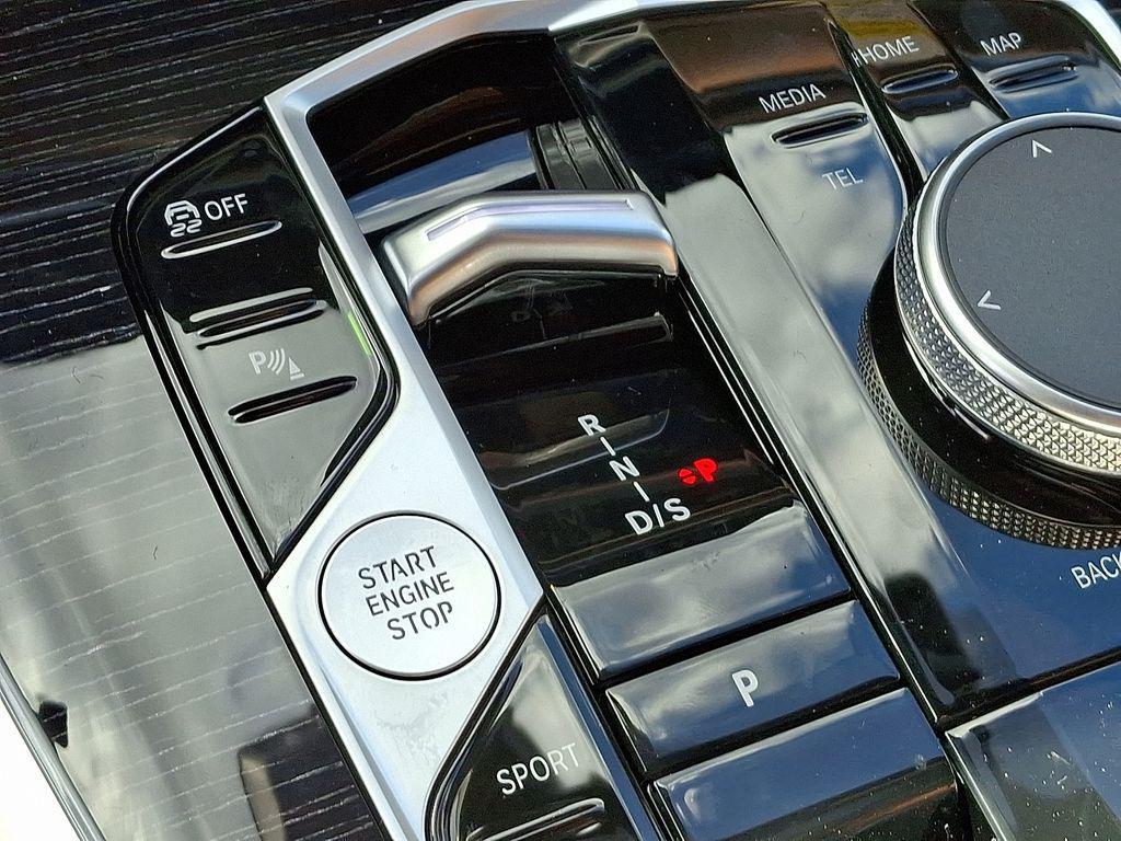 new 2026 BMW X7 car, priced at $95,715