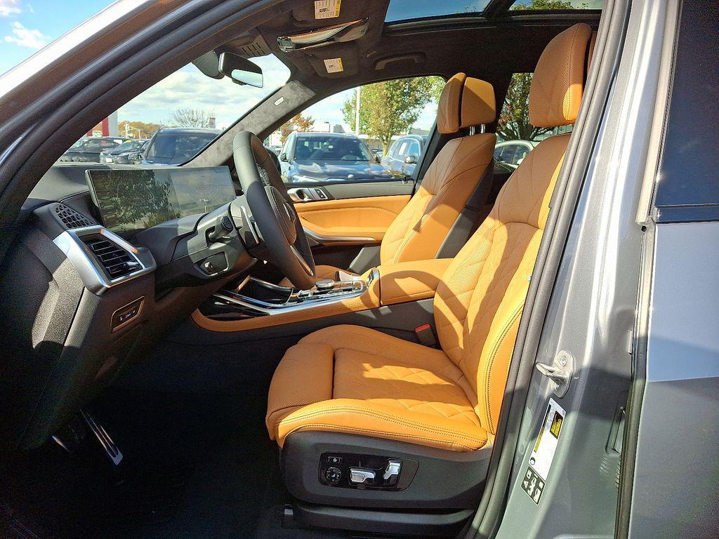 new 2026 BMW X7 car, priced at $95,715