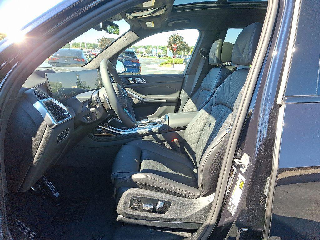 new 2026 BMW X7 car, priced at $99,790