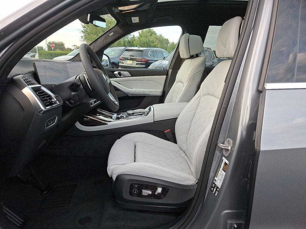 new 2026 BMW X7 car, priced at $95,330