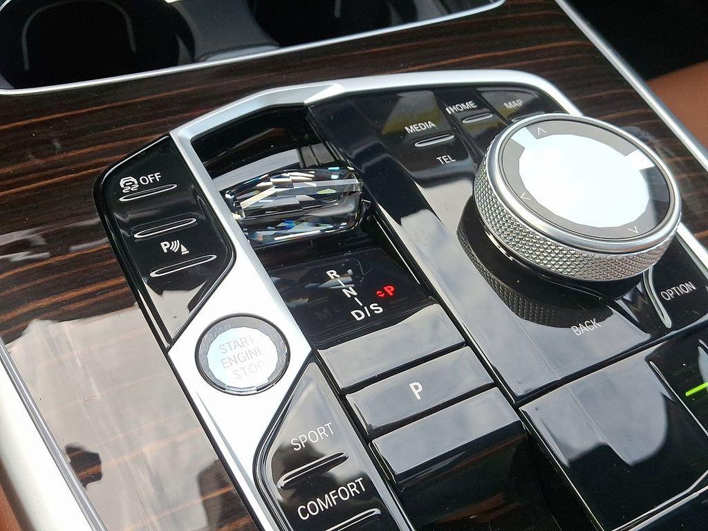 new 2026 BMW X7 car, priced at $124,825