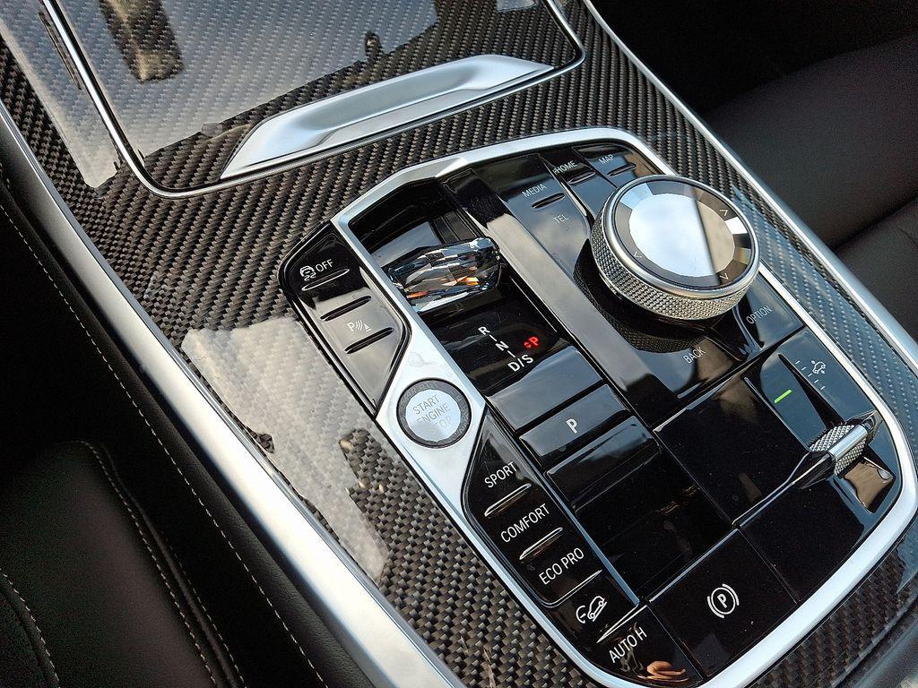 new 2026 BMW X7 car, priced at $125,615