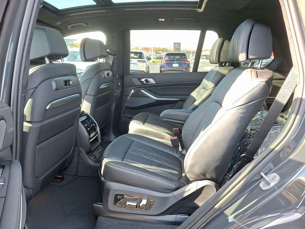 new 2026 BMW X7 car, priced at $125,615