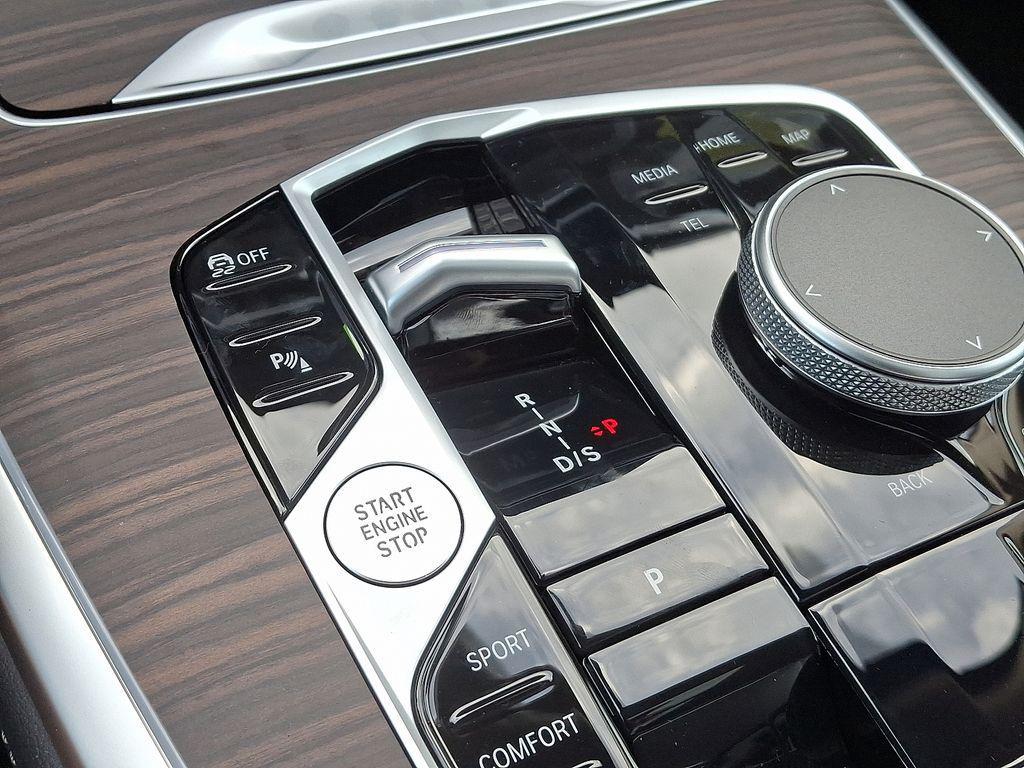 new 2026 BMW X7 car, priced at $94,330