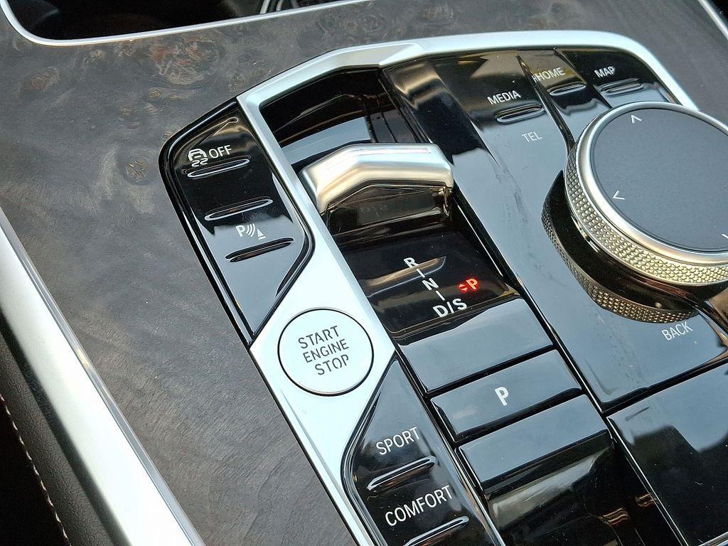 new 2026 BMW X7 car, priced at $95,925