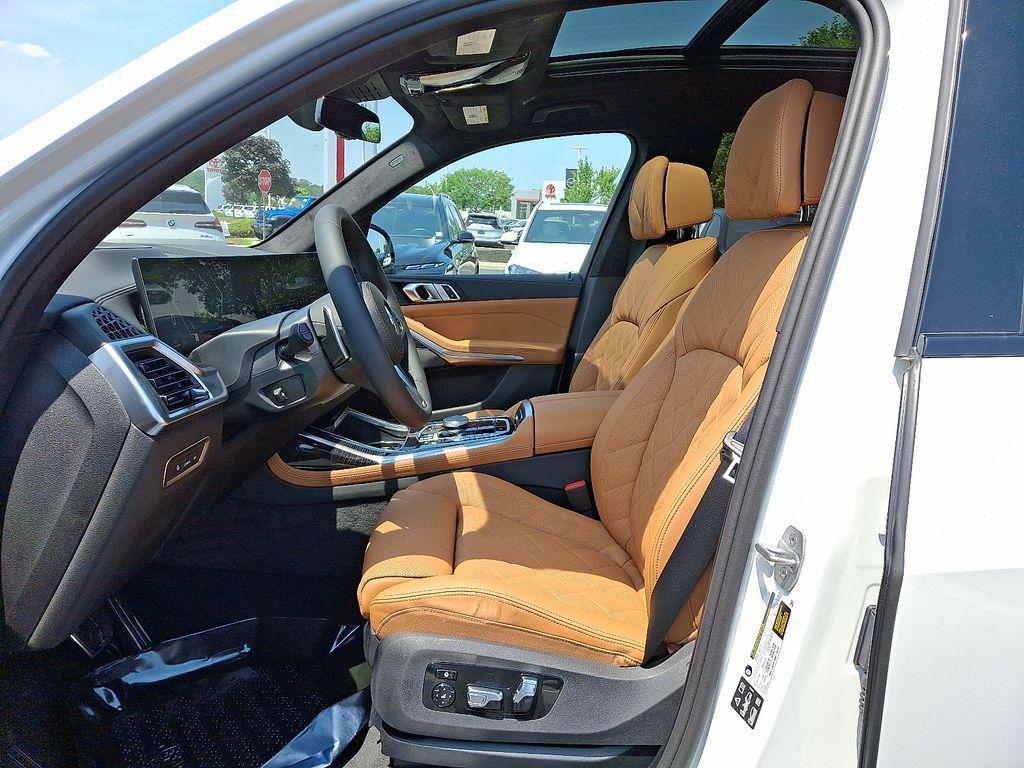 new 2026 BMW X7 car, priced at $97,615