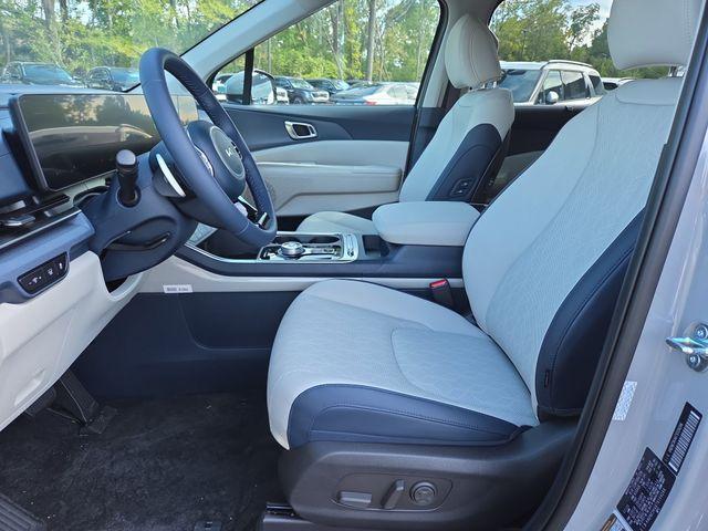 new 2026 Kia Carnival Hybrid car, priced at $48,422