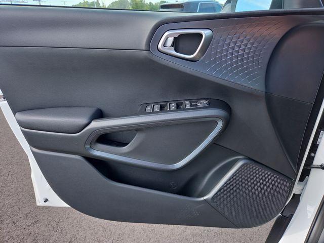 new 2025 Kia Soul car, priced at $25,257