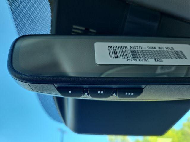 new 2025 Kia Sorento Hybrid car, priced at $36,302