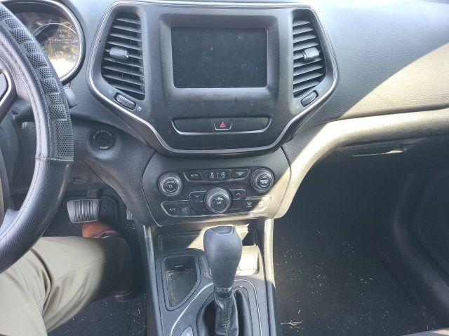 used 2020 Jeep Cherokee car, priced at $13,997