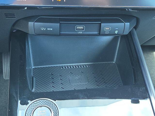 new 2025 Kia Niro Plug-In Hybrid car, priced at $33,053