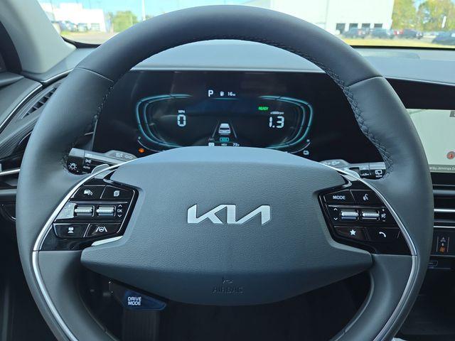 new 2025 Kia Niro Plug-In Hybrid car, priced at $33,053