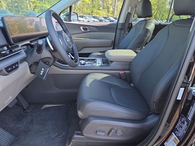 new 2026 Kia Carnival Hybrid car, priced at $48,422