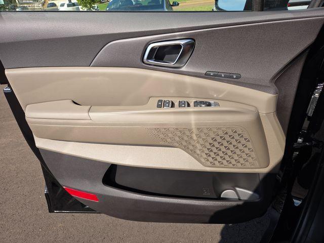 new 2026 Kia Carnival Hybrid car, priced at $48,422