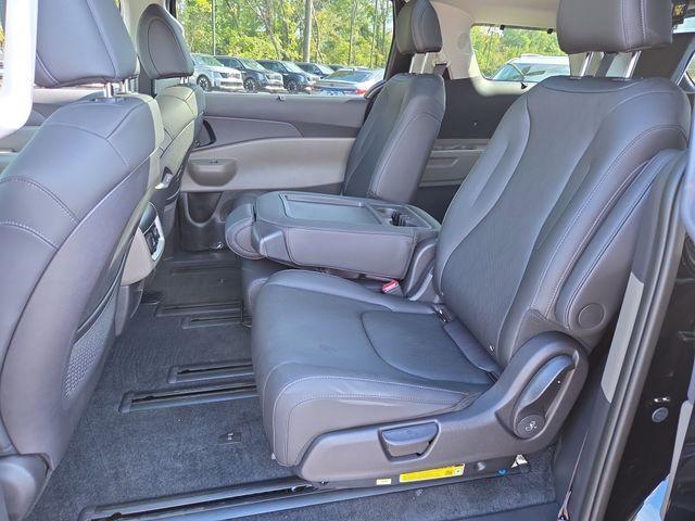 new 2026 Kia Carnival Hybrid car, priced at $48,422
