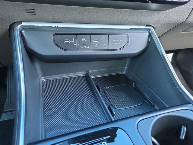 new 2026 Kia Carnival Hybrid car, priced at $48,422