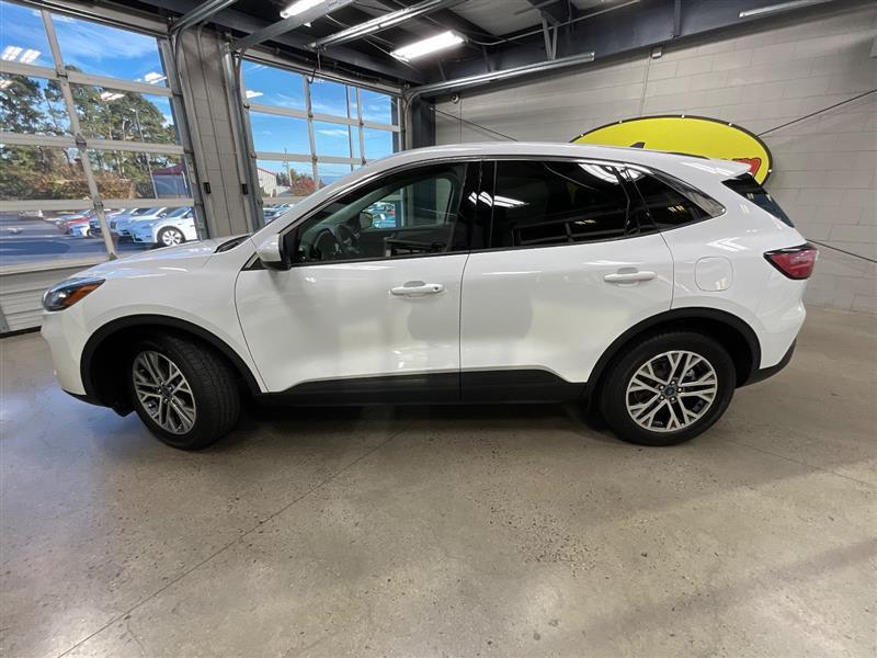 used 2022 Ford Escape car, priced at $15,995
