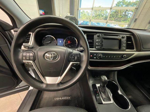 used 2014 Toyota Highlander car, priced at $13,995