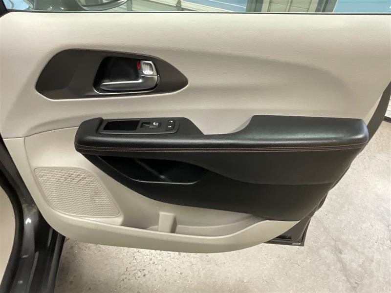 used 2020 Chrysler Pacifica car, priced at $16,995