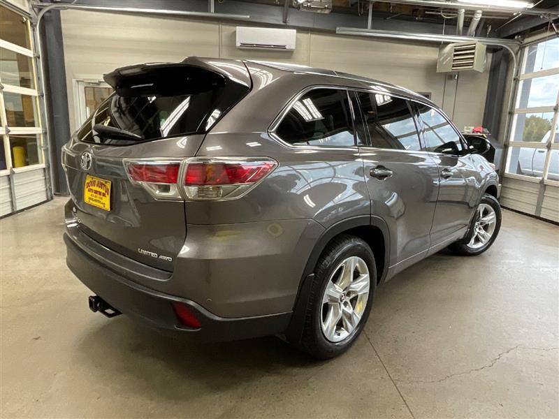 used 2016 Toyota Highlander car, priced at $18,995