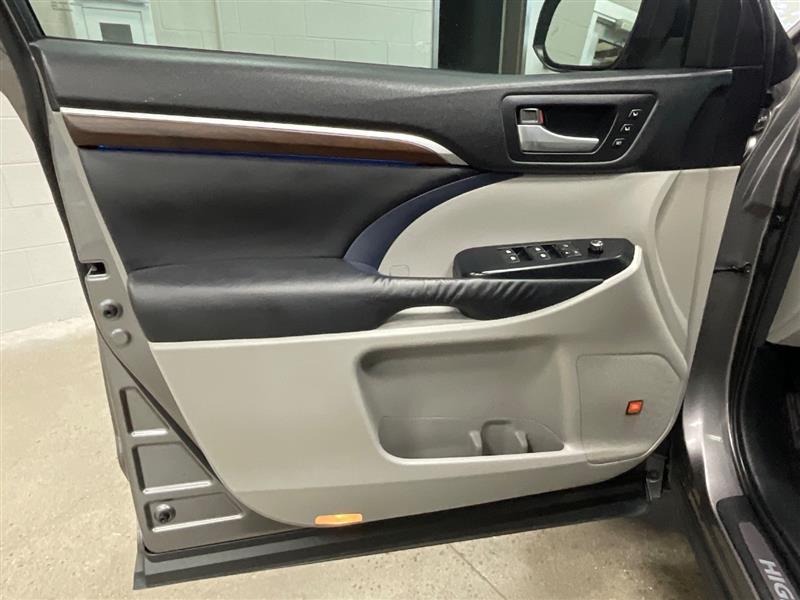 used 2016 Toyota Highlander car, priced at $18,995