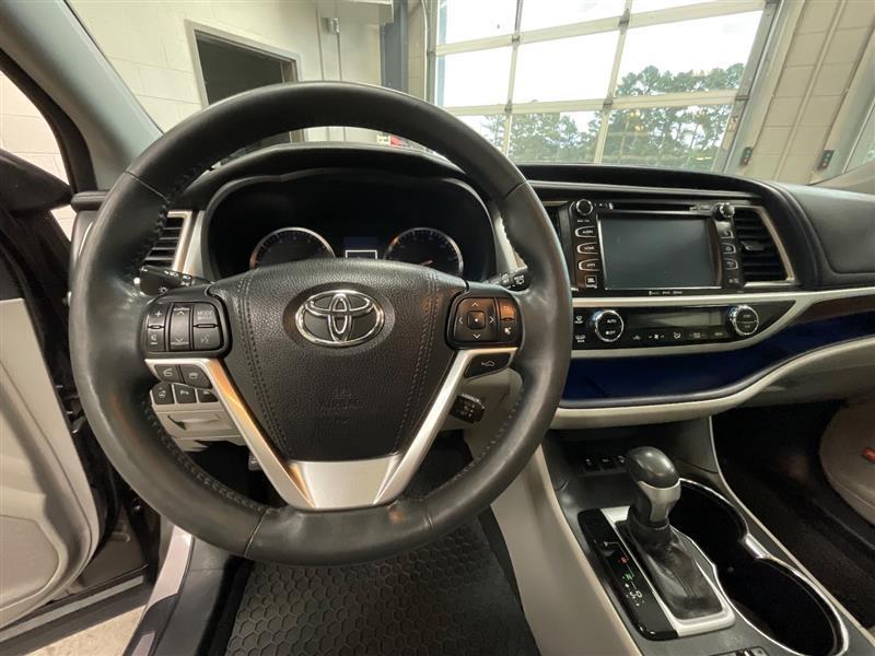 used 2016 Toyota Highlander car, priced at $18,995